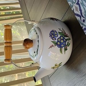 Noritake Gourmet Garden teapot